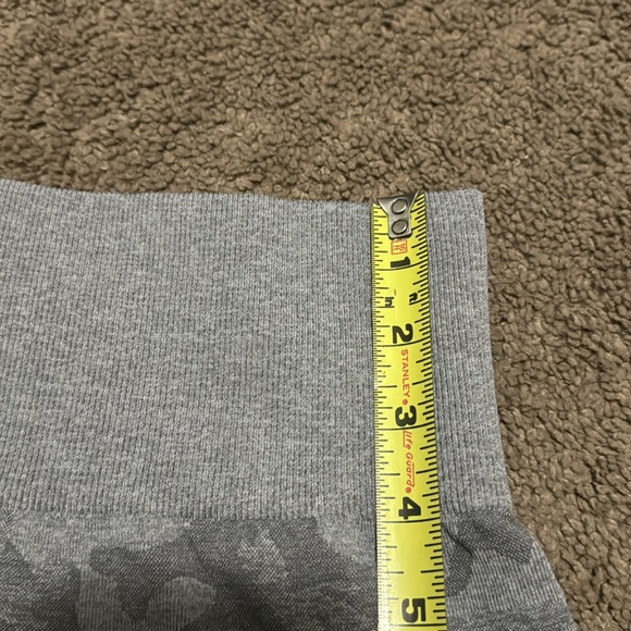Like New NVGTN Sz S Gray Camo Leggings-Mid Calf Length-Seamless - Picture 10 of 11